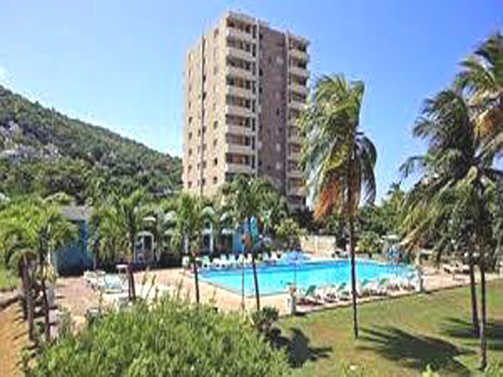Turtle Beach Towers Apt 22 C - Очо-Ріос Екстер'єр фото